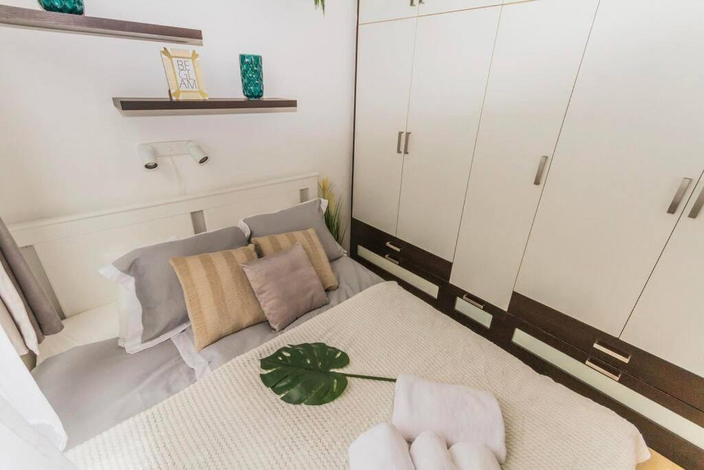 Trendy 2 Room Flat, Next To Corvin Mall Free Huge Garage! Ac,Dishwasher,Washmachine, Smart Tv Budapest Esterno foto